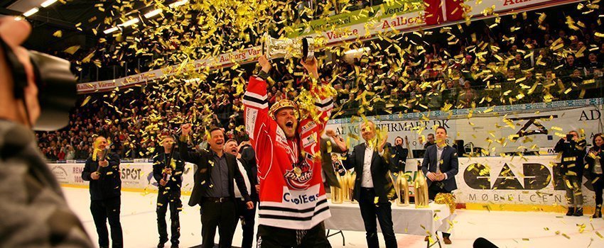 Tillykke: Ishockey-eventyr for fuld udblæsning