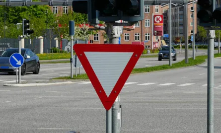 Anmeld aldrig en skade uden advokatens hjælp først